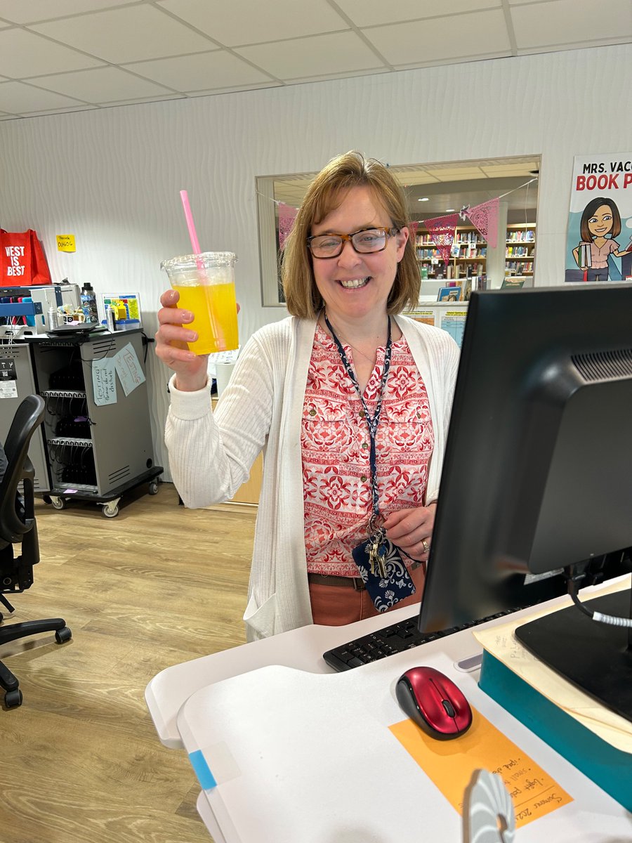 Connors6Ellen's tweet photo. Shout out to @WestShoreMS PTA for celebrating your teachers!  Today was Hydration Station and you didn’t disappoint!  Thank you again West Shore PTA! https://t.co/jLkQ0mVwz7
