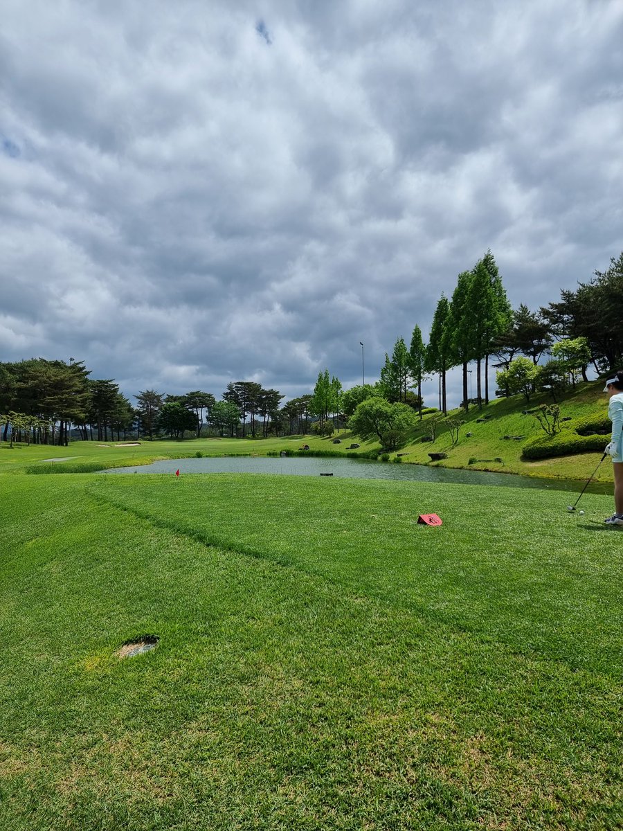 마지막홀 남기고 동타
오늘 이겨야 내일 부커  만남이든 초대든 이벤트를 할건데..쩝