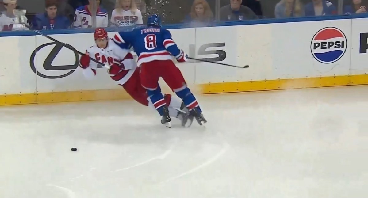 @PeteBlackburn Once a headhunter always a head hunter... and #Rangers fans say his hits are always clean... his elbow would say otherwise and fortunate not to connect #NYR