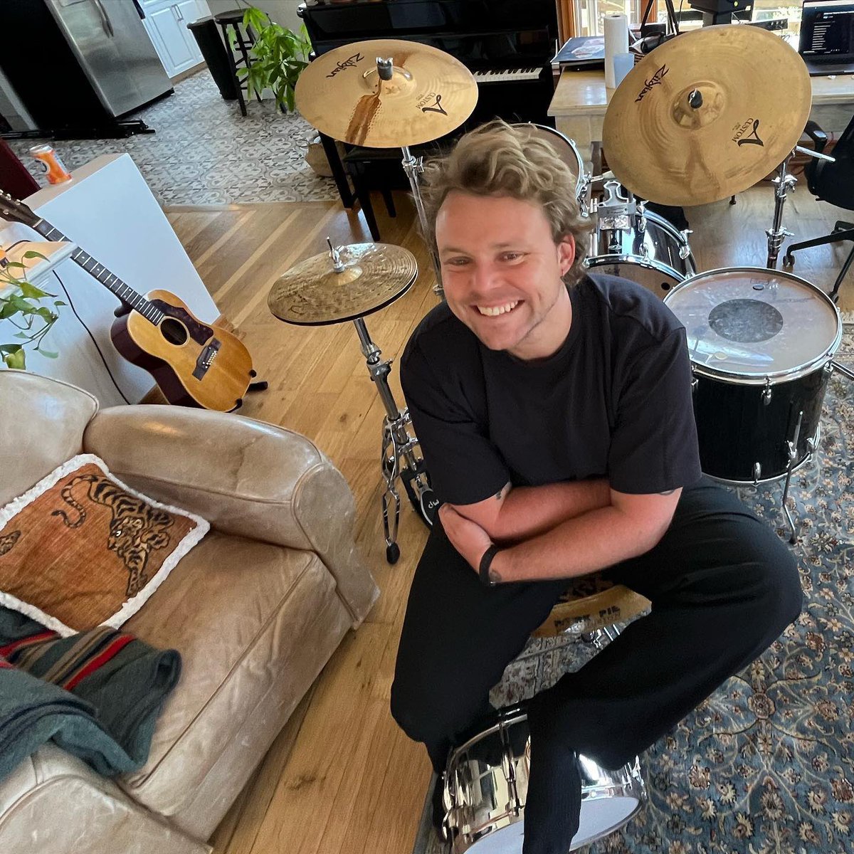 🖤🥁