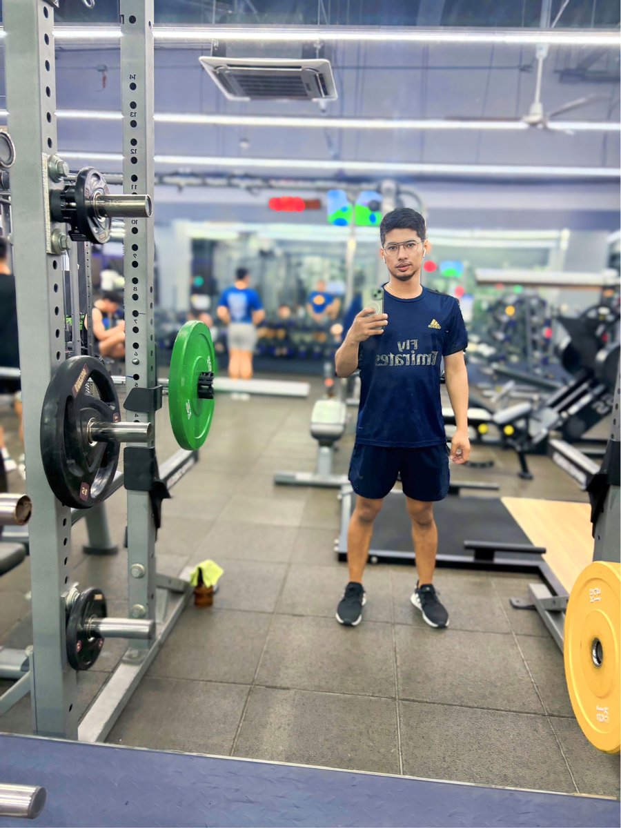 MTmico0505's tweet photo. Muscle wednesday here at @UrusMakati i flex na ang bicep tricep and abs para ulala. Use my code to get 100php discount. @dadedidodu_dee @HANZsomedoval  @PlanetOfKing @creamyversa96 @Macoy_19 @paoloangelov  @muahdayaw @RM888_  @marVin1242 @UrusMakati arat na https://t.co/QxNbhOxCUu