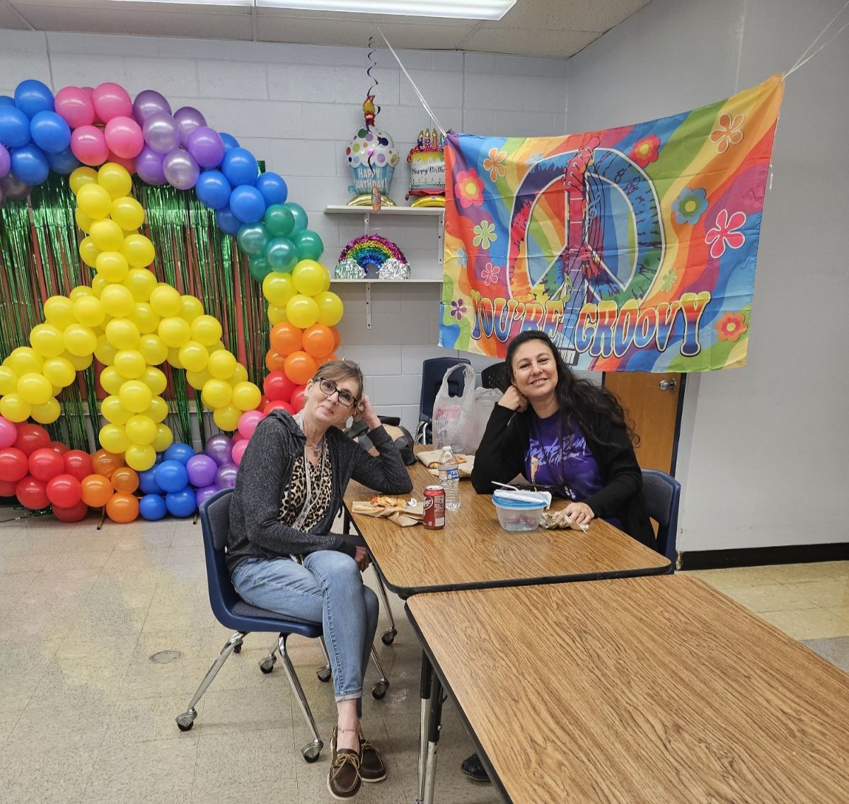 Our @MartinMS_CCTX teachers enjoyed pizza for lunch. Thank you, @ManningLaw, for sponsoring lunch for our staff today. @JoVasquez1884 @JimmyVillarrea