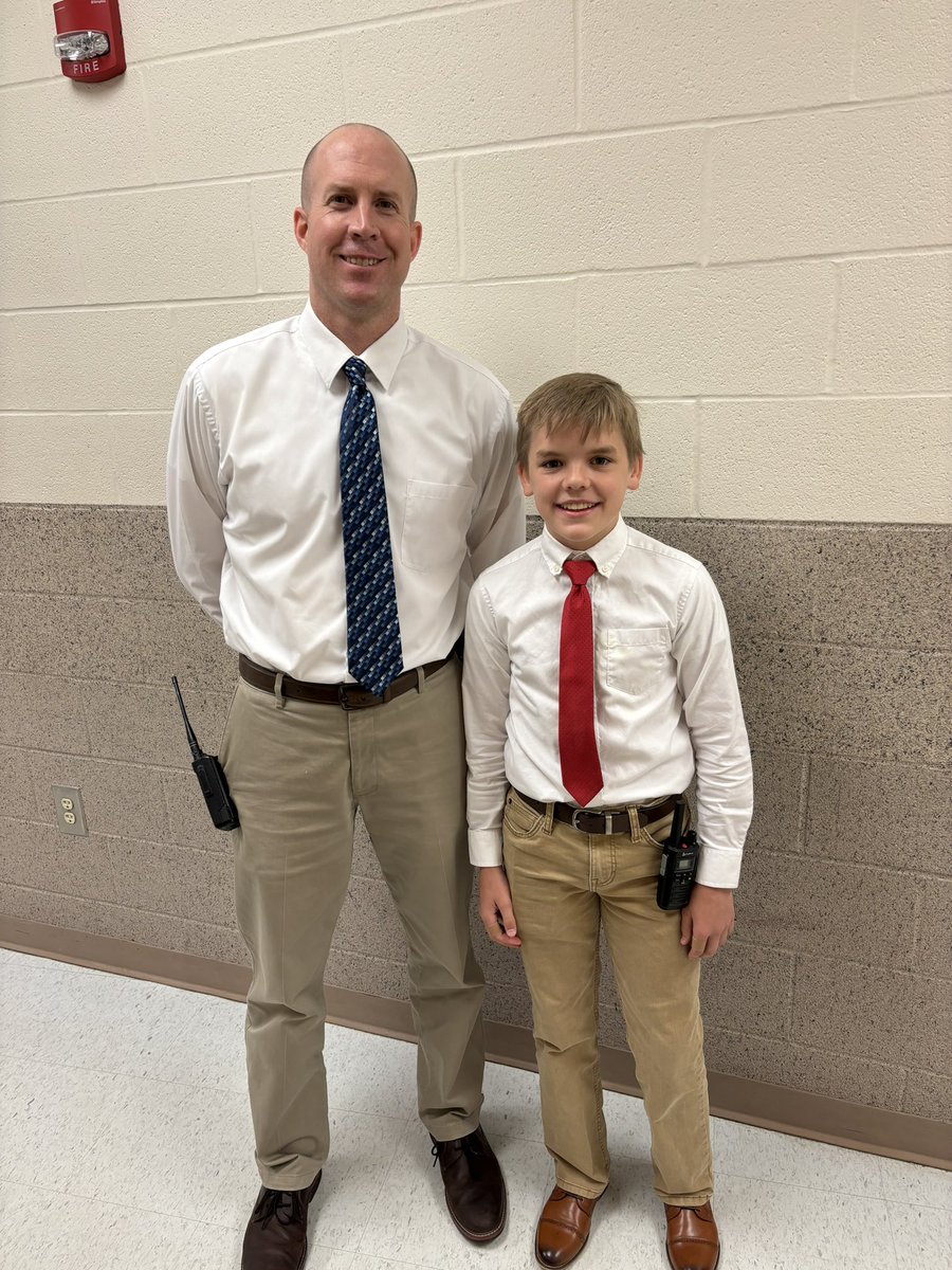 AMS School Spirit Week……today students dressed like staff members. Piper and Jackson nailed the admin look! Future admins in training! Go Aviators! #RepThatA <a href="/AllianceCSD/">Alliance City SD</a>