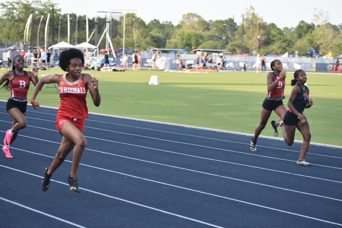 @fhsaa region 1, class 1a @UNFTrackMeets @BishopSnyderHS @SnyderAthletics @Snyder_Track #teamsideline @CFreemanJAX @jaxdotcom