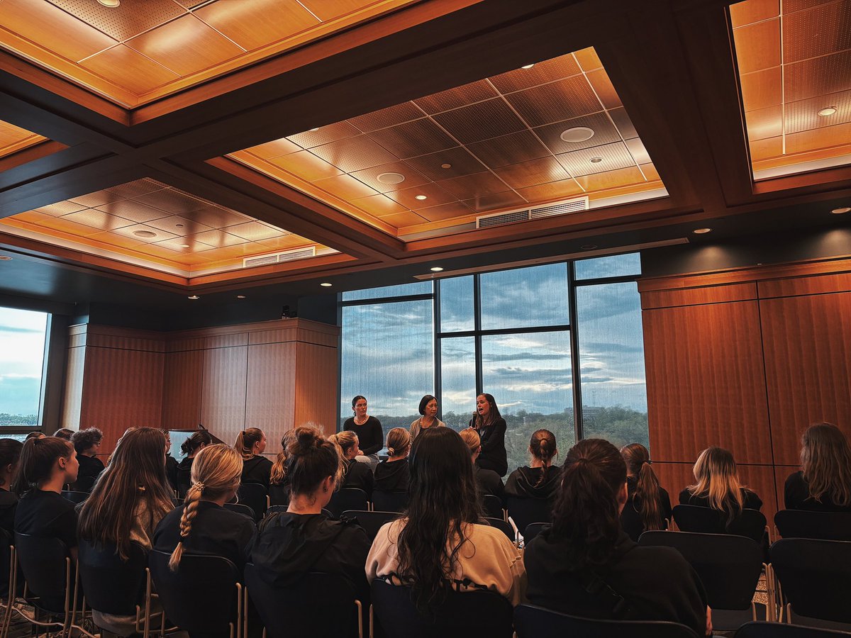 When passion + purpose comes together >>> We hosted a panel featuring 2 of our @LUvikings alums sharing insights on leadership, women’s empowerment, & career advice! Amazing opportunity for our student’s to learn from them , so thankful for our alums 💙