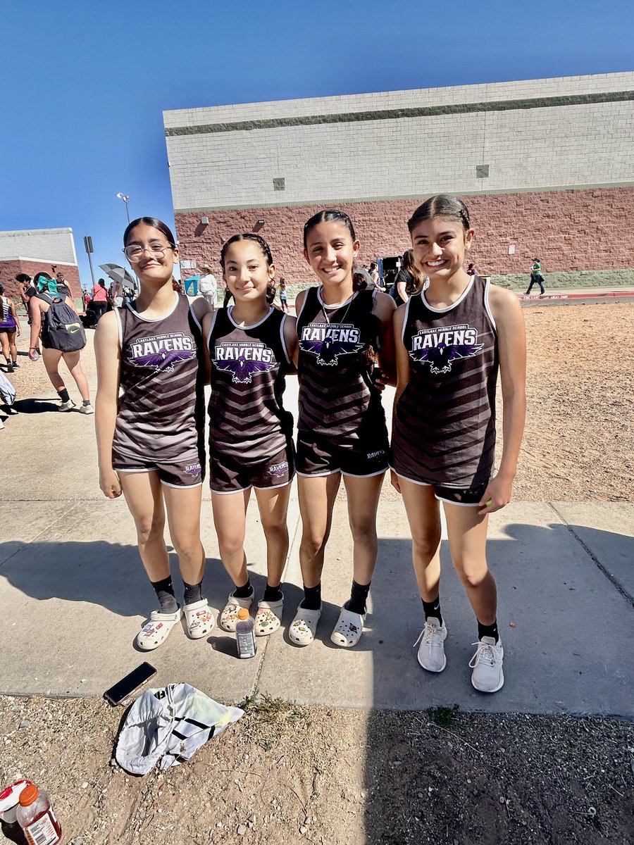 Proud of Lilah and her awesome relay team! They’ve done amazing all track season and will compete in the district track meet next week! 💜🏃🏻‍♀️🐦‍⬛@Robram_915 @Eastlake_Middle