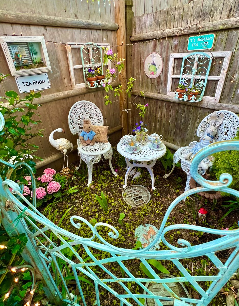 My garden tea room #GardenersWorld #garden #teafortwo