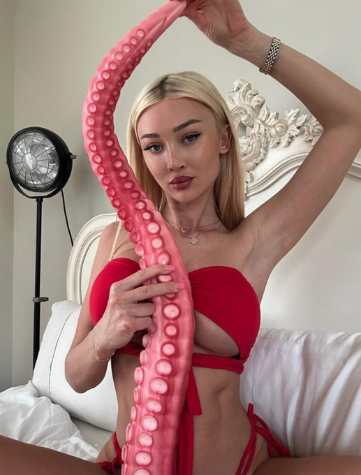 Visit my spicy site if you want to see me take the whole thing 😋 https://t.co/3wB0Rq8nTT https://t.c