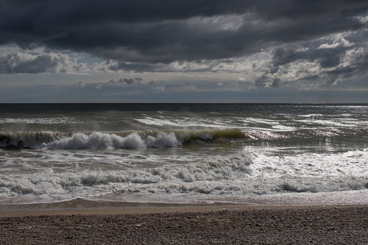 L'orizzonte marino, la linea immaginaria che divide il cielo dall'acqua, è #doveInizia la curvatura terrestre. Buon 8 maggio #family #unTemaAlGiorno