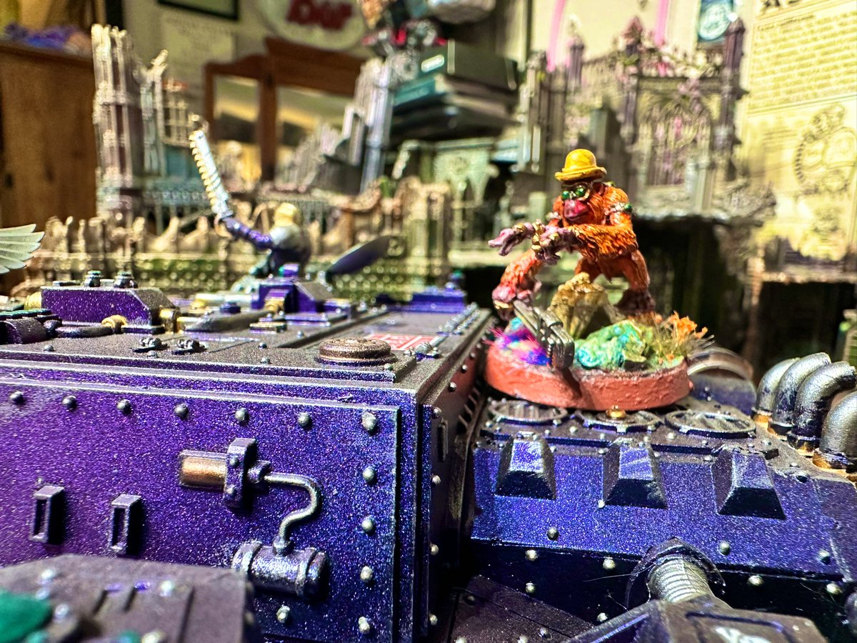 WAPhammer16's tweet photo. Ready to repair the Shadowsword tomorrow 🎩🐵🔧 #warhammer40k #warhammer40000 #warhammer #imperialguard #shadowsword #krieg https://t.co/K3VPJpjyAh
