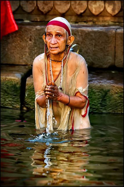 5 Tradition which countinue since satyuga and so on.. 1 - Ganga Snan