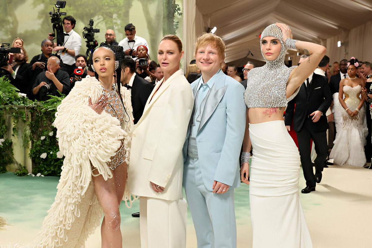 #EdSheeran makes his Met Gala debut in great company, arriving on the Red Carpet with #FKATwigs, #StellaMcCartney and #CaraDelevingne, each wearing custom-made looks by Stella, handcrafted from entirely sustainable materials! 👏👨‍🎤🥇🕺💃🗽✨💫🌟🌟🌟🌟👑🤍

#MetGala #MetGala2024