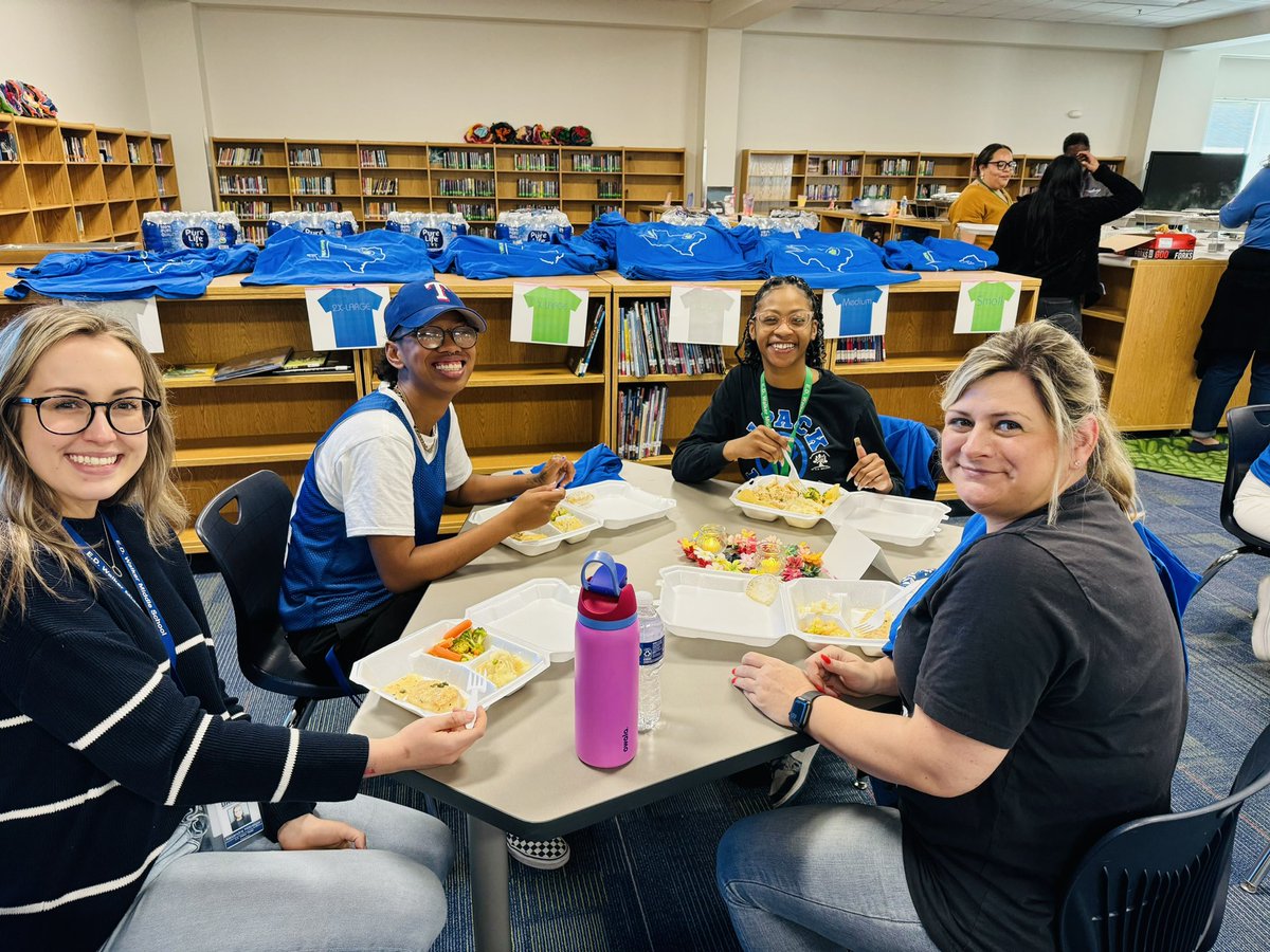 Celebrating our teachers and staff with food and treats on this Teacher Appreciation Week! 💙