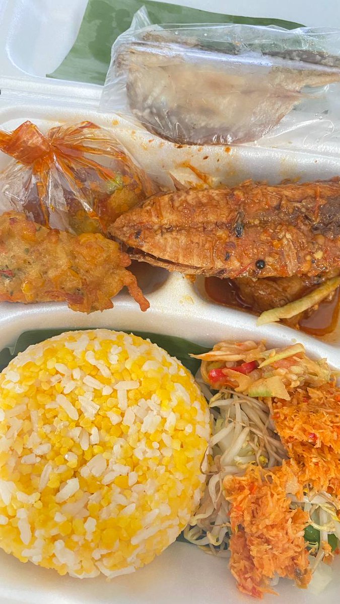 sarapan nasi jagung segini 23k worth it banget soalnya enak semua bumbunya kerasa🫶🏻✨ fess