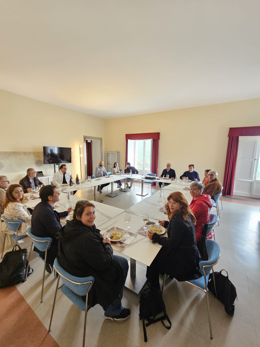 lurgi_m's tweet photo. A Colliano a Palazzo Borriello riunione degli operatori turistici del Golfo di Policastro.

Riunione per costruire un prodotto turistico nuovo capace di riposizionare l’offerta turistica del Golfo di Policastro sul mercato nazionale prima e internazionale poi.
#GiroautoTravel https://t.co/DOvmEEfcre