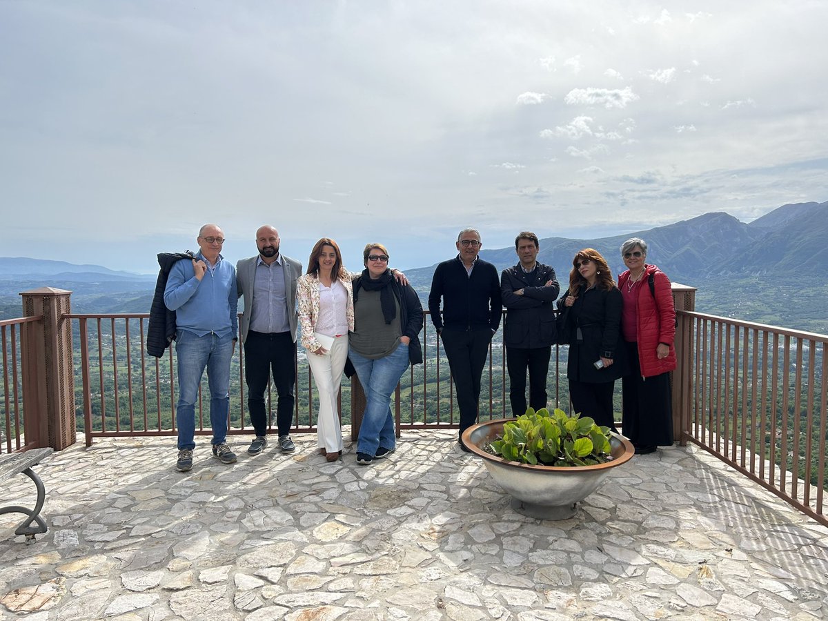 lurgi_m's tweet photo. A Colliano a Palazzo Borriello riunione degli operatori turistici del Golfo di Policastro.

Riunione per costruire un prodotto turistico nuovo capace di riposizionare l’offerta turistica del Golfo di Policastro sul mercato nazionale prima e internazionale poi.
#GiroautoTravel https://t.co/DOvmEEfcre