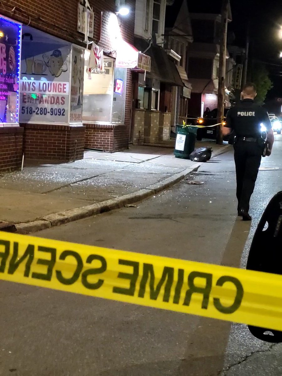 #update Schenectady PD opened Crane St just shy of 11p after keeping it closed for around 10 hours. Minutes before, this officer locked the shop up for one business owner. 

Catch details from <a href="/stellaportertv/">Stella Porter</a>'s story on <a href="/WNYT/">WNYT NewsChannel 13</a>