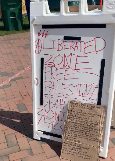 Just a casual 'De*th to Zionists' sign in the Little Gaza encampment at @UW because they’re 'peaceful' like that