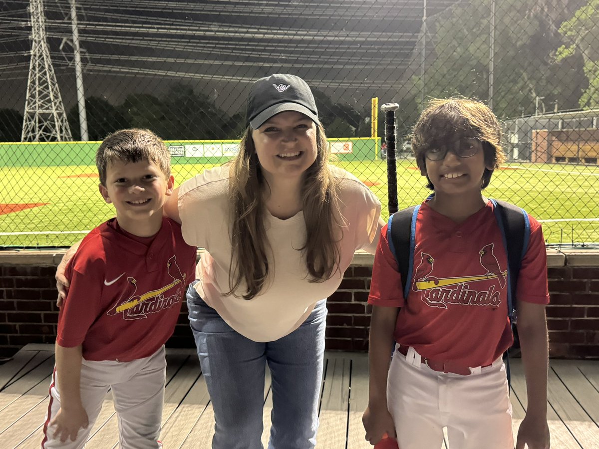 It’s so nice to see students in a different environment and be their biggest fan ⚾️📣⚾️ Great job, boys! 🫶🏻