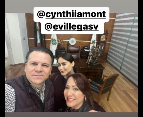 RacsoZdR's tweet photo. @Nezahualcollotl @c_mont22 @Sandra12Amaya @Gutierritosdgo1 @RichiestMx @no_eloy @Asbestero1 @777_300lr @Acrewdgo @DurangoPapers @super_vissorVDD @AdrianGT_85 @JhonWic64014240 Es de las que fue a ponerse a la orden del chirrin corrupto cuando ganó. Claro, todo "por el bien de Durango", dijo Sandy millones. https://t.co/Ky7KukkB9Y