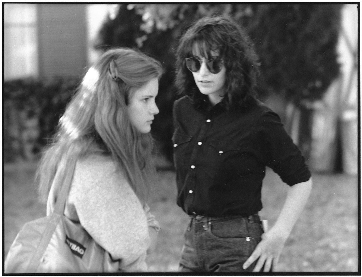Happy 70th Birthday to trailblazing writer, producer, and director Amy Heckerling! #femalefilmmaker 

Seen here with Jennifer Jason Leigh on the FAST TIMES AT RIDGEMENT HIGH (1982).