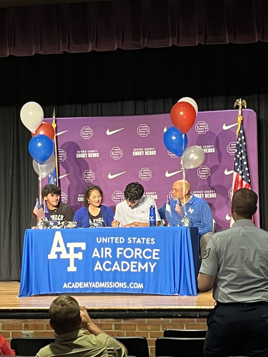 SevCoHSBaseball's tweet image. Congratulations to @cjhoff12 for signing with the Air Force Academy today! We are so very proud of you! It was our pleasure to celebrate this tremendous accomplishment with you &amp;amp; your family. Christian embodies what it means to be a student-athlete &amp;amp; he’s left a legacy at SCHS.