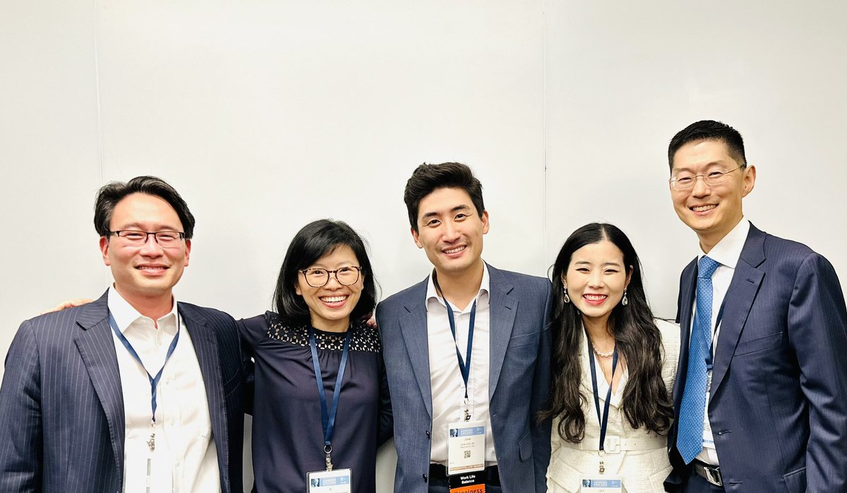 #AANS2024 recap 1/4: some of the most important learning continued outside the lecture halls! It was a great honor to spend time talking with neurosurgeon-scientists I look up to @IsaacYangMD @TheYangLab1 @AlbertHKimMDPhD @wenyalindabi @LimLab_Stanford #neuroonc #nsgy #residency