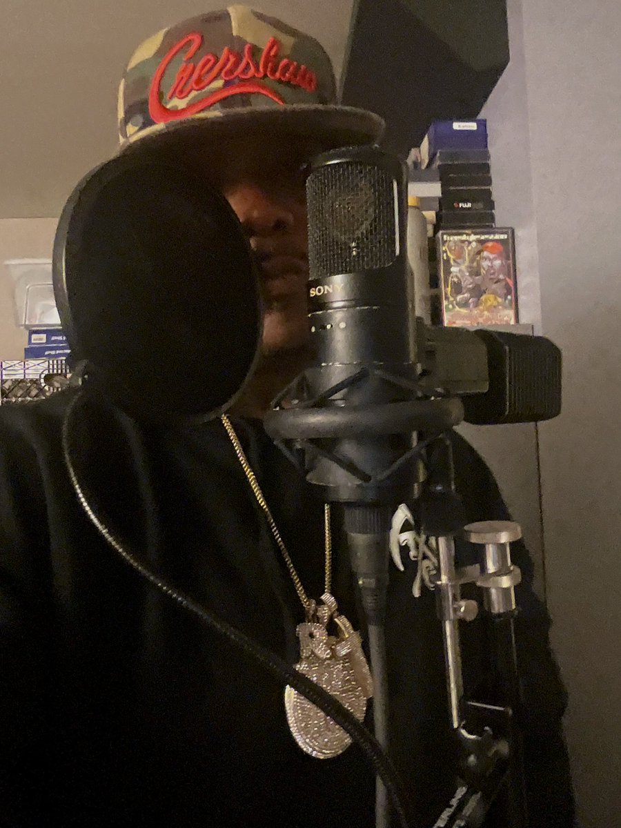this is what my day has been like… yeah it’s rough but somebody’s gotta do it🤷🏾‍♂️ #raplife of a top tier West Coast Emcee. Get ya Bars up nigga.😮‍💨