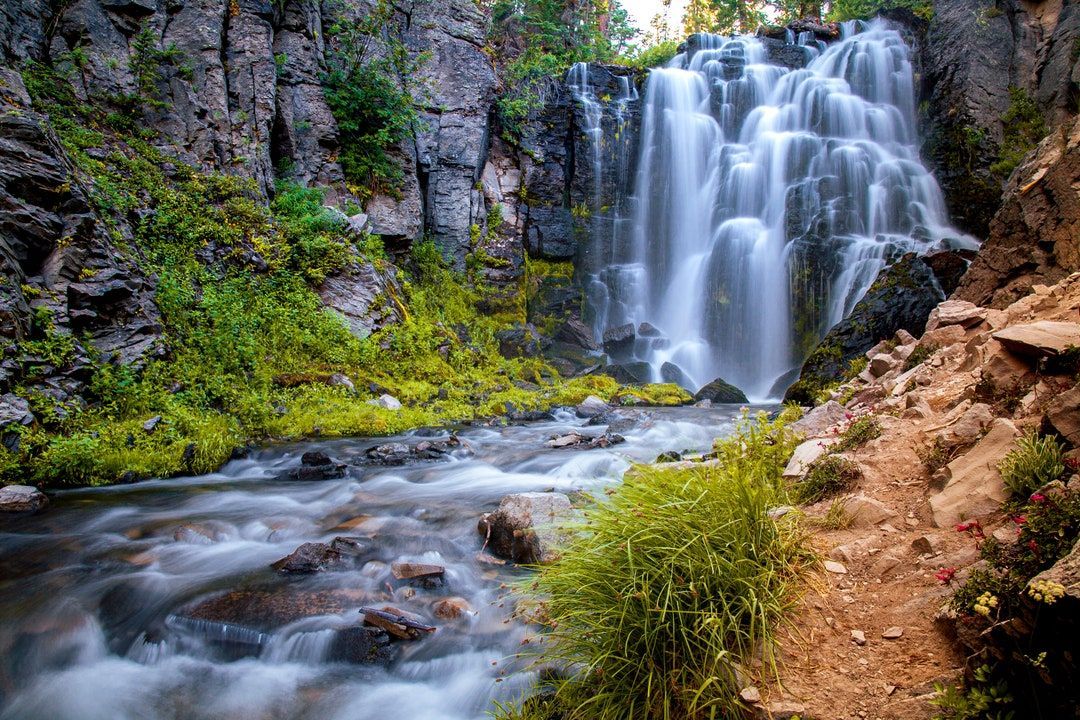 Kings Creek Falls - Lassen Volcanic National Park in my Etsy Shop: buff.ly/3UP8koY Prints and merch on demand: buff.ly/4dy7Xqj #waterfall #cascade #twitternaturecommunity