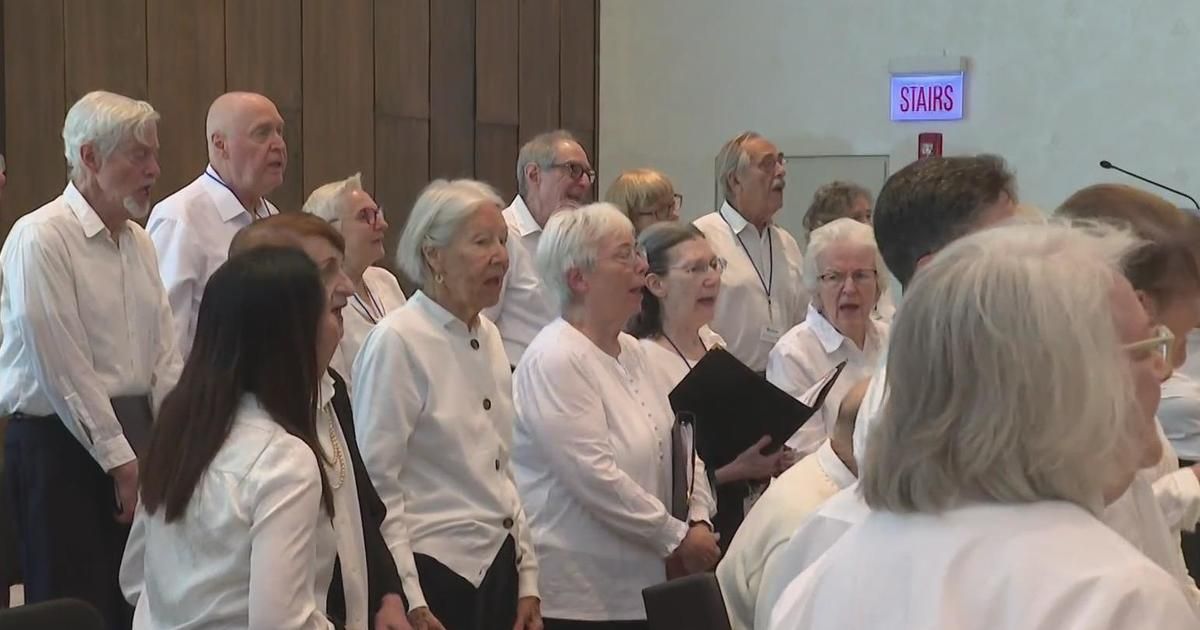Good Memories Choir gives dementia patients and their loved ones something to sing about cbsnews.com/chicago/news/g…