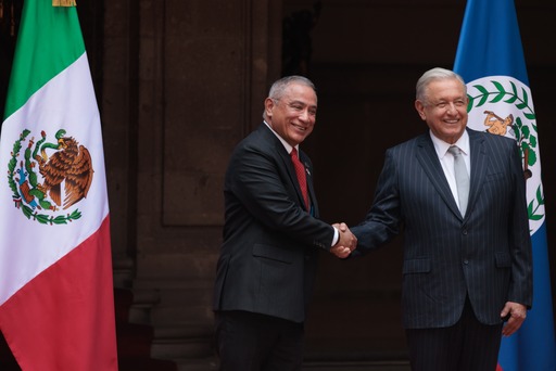 #ComunicadoPresidente Presidente @lopezobrador_ se reúne con el primer ministro de Belice en Palacio Nacional. Conversan sobre cooperación para el desarrollo, energía y seguridad regional. Además, impulso a la integración centroamericana con proyectos como el @TrenMayaMX y…