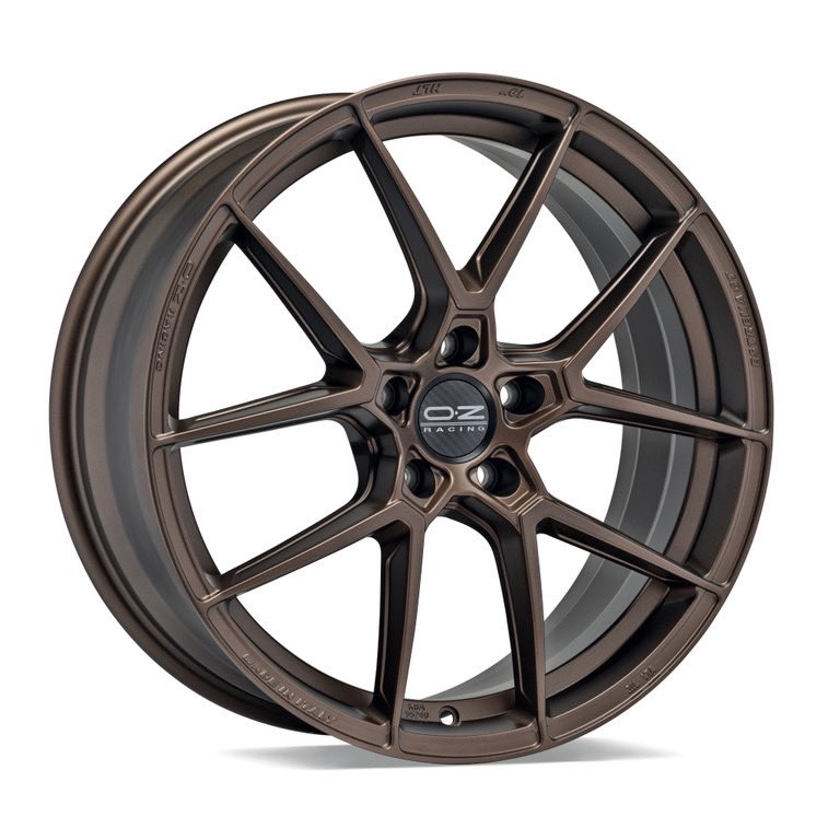 OZ ESTREMA GT-HLT（エストレマGT HLT）
#新商品 #オーゼット #オーゼットホイール #new #newproduct #oz #ozracing #ozracingwheels #ozwheels