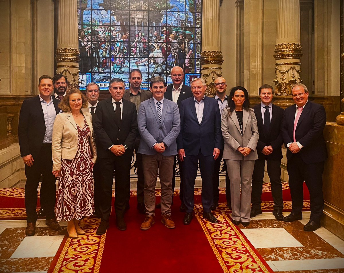 Thorsten Huelsmann tweet media