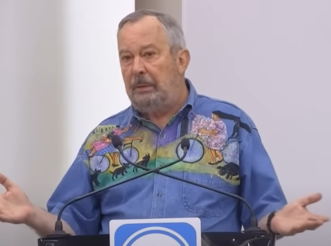 oyelui's tweet photo. Desafortunadamente la propuesta más PRO BICI de los debates por la alcaldía de San Pedro fue la camisa del #TíoMau. 😟 https://t.co/PkHOR7e1NU