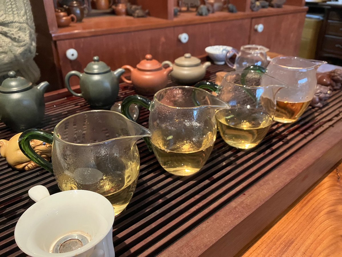 こちらは小梅茶荘さん。白茶の試飲に参加させていただきました。貴重な体験…！
そして生プと茶器を購入。また東京に行く時は必ず立ち寄ります〜。
#啓茶録