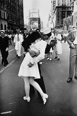 @ask_aubry This picture is famous for being a celebration of a hard fought victory after a costly war. Not for one second was this woman's consent to be 'kissed' EVER considered.