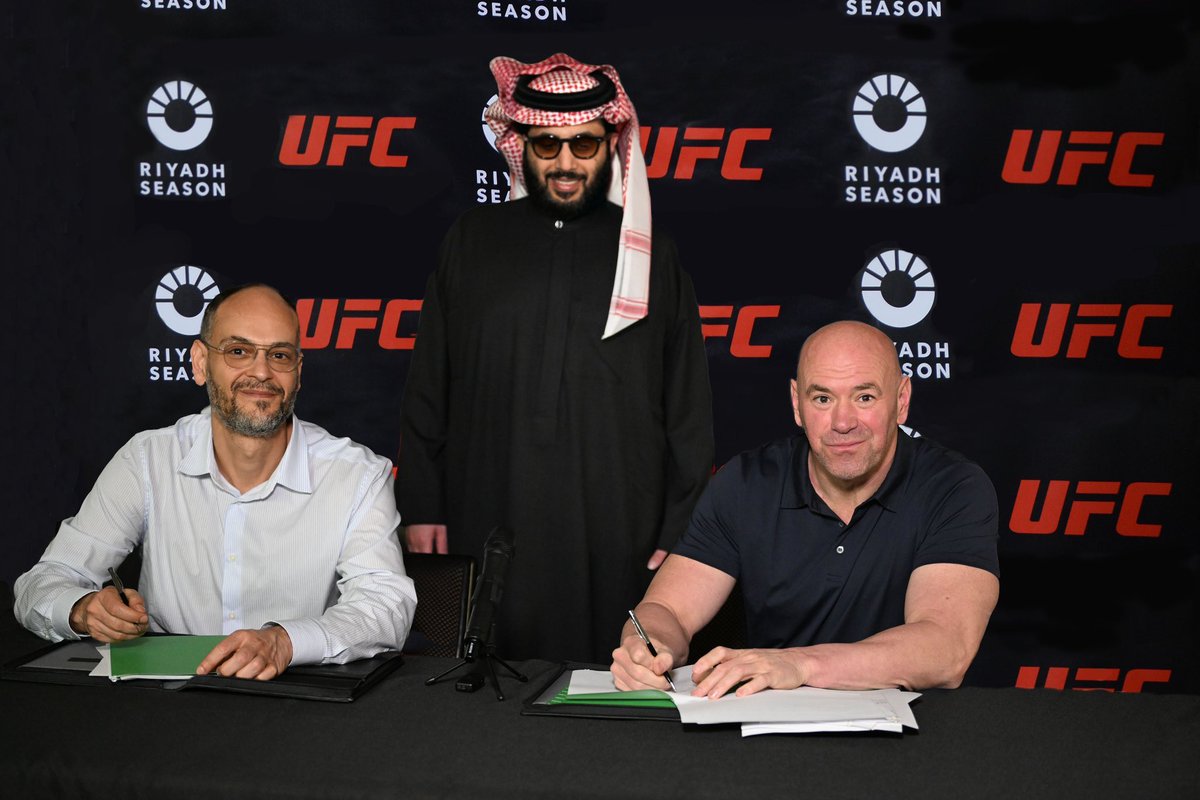 رئيس هيئة الترفيه يعلن توقيع اتفاقية استراتيجية بين موسم الرياض ومنظمة فنون القتال المختلطة UFC، والتي تشمل على رعاية الموسم لنزال UFC في 'ذا سفير' لاس فيغاس وإقامة نزالات في موسم الرياض 2024 بالإضافة لمنافسات Power Slap . 

#RiyadhSeason