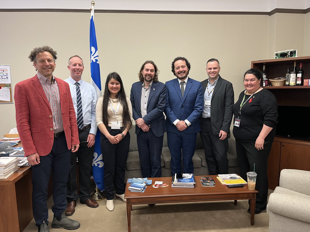 Excellent meeting Minister @SebLemire. He was genuinely interested to hear from all delegates on a range of issues. We spoke briefly about #mining, #sustainability, #CO2removal, and #criticalminerals.  #SciParl2024 @sciencepolicy Merci bouqui!
