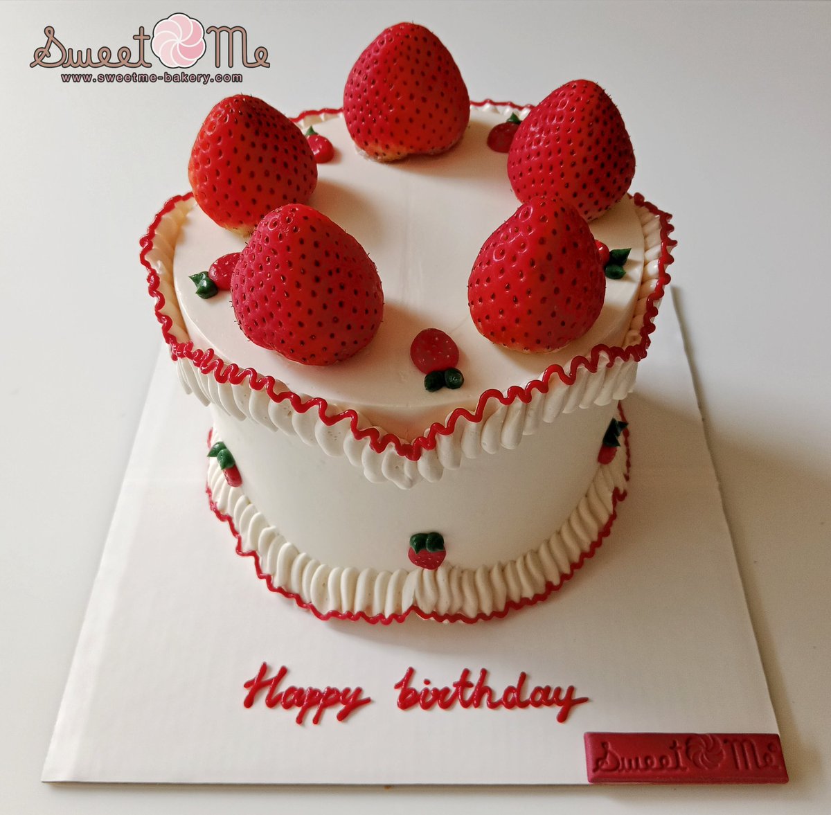 'เค้ก' สตรอเบอรี่ แบบคิ้วท์ ❤️🍓

Line : @SweetMeBakery (มีเครื่องหมาย @ ด้วยนะคะ) 
line.me/ti/p/@sweetmeb…

#sweetmebakery #อร่อยบอกต่อ #birthdaycake #เค้กสตรอเบอรี่ #strawberrycake #strawberry #อร่อยไปแดก