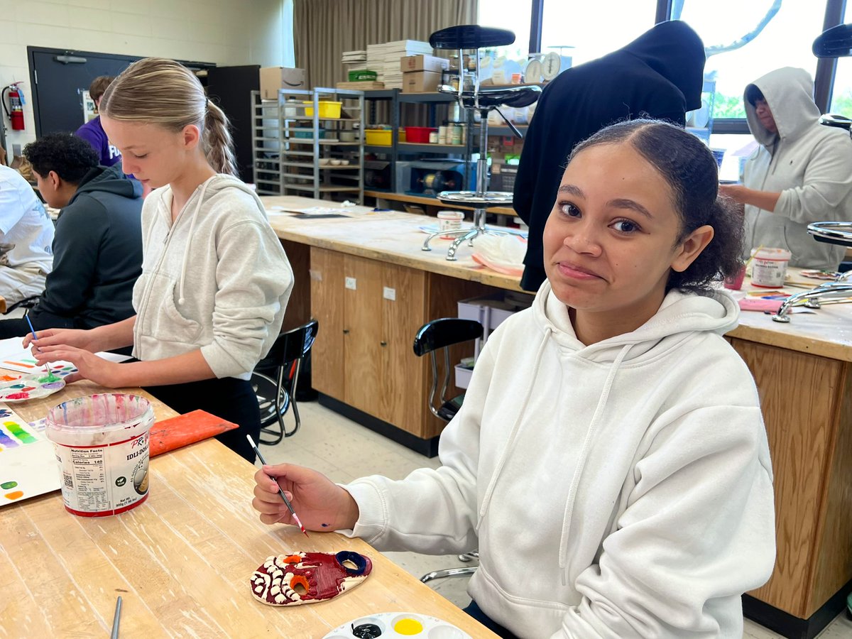 3D Art Class! @RMHSMUSTANGS art students impress with their creativity in 3D Art Class! @RMFineArts @theArtDeptRMHS @RMHSKelly @RMMusicBoosters @d214finearts