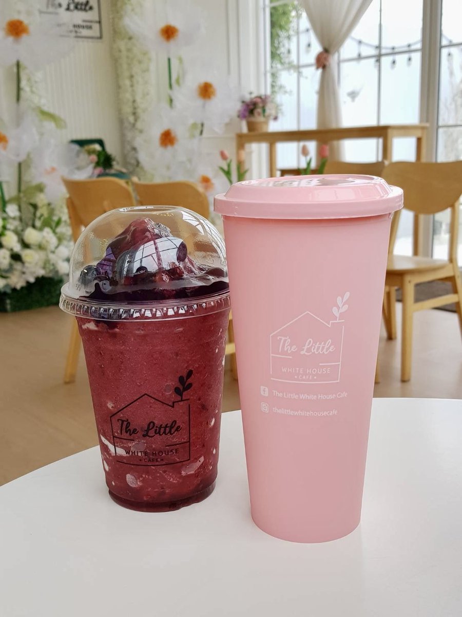 🥤 'Mixed berry smoothie' ที่มากี่ครั้งก็ต้องสั่ง😍 รสชาดกล่อมกล่อมอร่อยเหมือนเดิมค่ะ🥰 แถมได้น้องชมสีโปรดกลับมาสะสมอีก เริ่ดค่ะ💕💓 

🌸🌷น้องชมรอทุ้กคนอยู่นะคะ รีบเลยค่าาาาา💗🩷💗💗

#TheLittleWhiteHouseCafe
#เจ้าแก้มก้อน #fluke_natouch