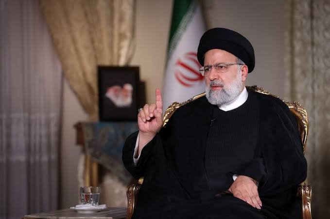 ⚡️Iranain President Raisi:

'In some cases, negotiations can work – in other cases, missiles are the solution.'