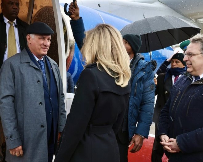 Nuestro presidente Miguel Díaz-Canel Bermúdez, llegó a Rusia para cumplimentar un apretado programa de trabajo, que incluirá encuentros con el presidente de la Federación de Rusia Vladimir Putin #DiazCanelEnRusia #YoSigoAMiPresidente