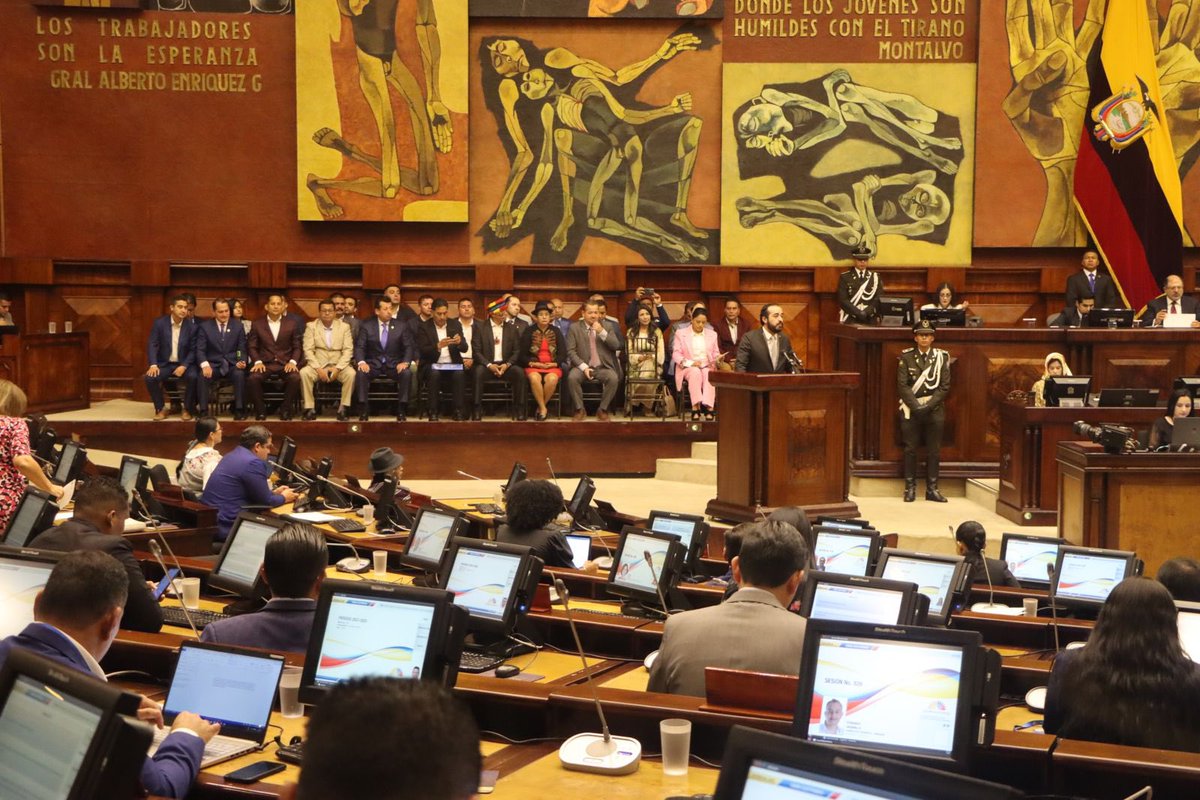 Como vicepresidenta de <a href="/AMEcuador/">Municipalidades Ec</a> Regional 7,  asistí a la <a href="/AsambleaEcuador/">Asamblea Nacional</a>, donde con 106 votos se aprobó la Ley que asegura y garantiza las transferencias directas a los GADs para la atención a las comunidades con servicios de calidad. #YantzazaSiempre💪✌️ || <a href="/patricio_maldo/">Patricio Maldonado</a>
🤝