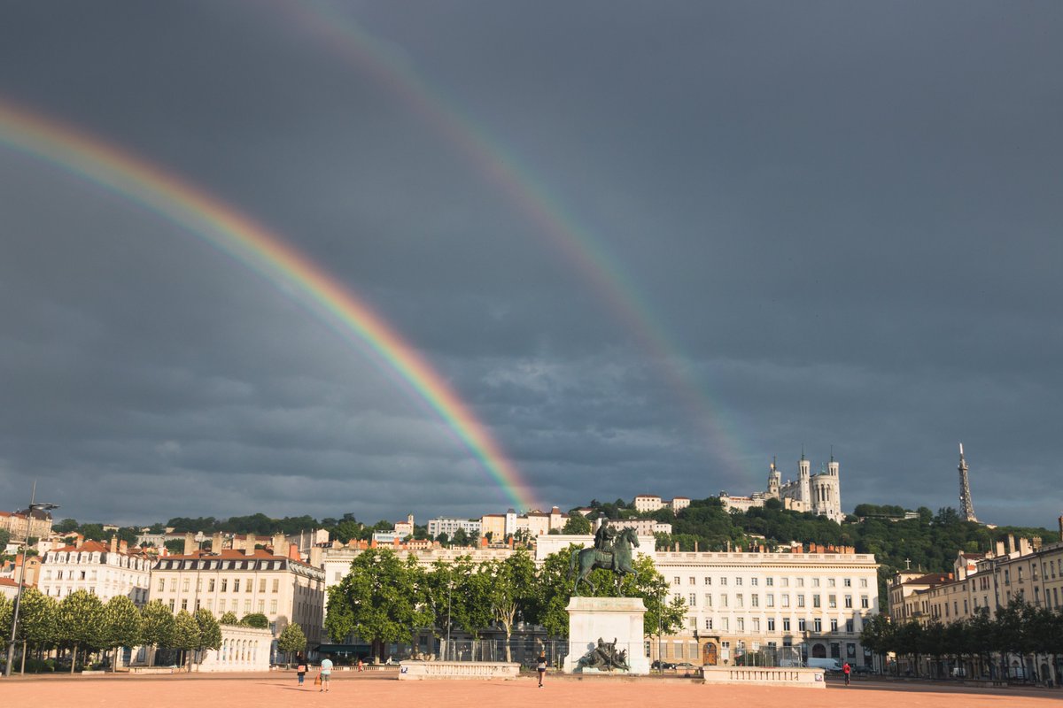Météo à Lyon : il faudra profiter du beau temps lors du pont de l'Ascension, ça ne va pas durer l.actu.fr/UQrE
