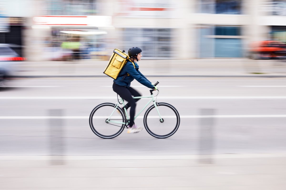 ‘Alarming risks’ to Scotland’s food delivery couriers have been highlighted in new research @StrathBusiness @HeriotWattUni @NottmTrentUni @RoyalSocEd bit.ly/3UQQmCs