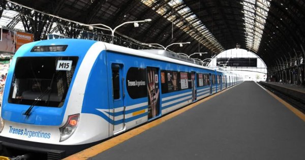 aleginart's tweet photo. #TrenMitre ramal #Tigre circula con #demoras por problemas tecnicos.
Ramales Mitre y Suárez servicios #limitados entre Belgrano R - Mitre y Belgrano R - Suárez por problemas técnicos en el ingreso a Retiro.
@ernestoarriaga @ComunidadTren @VTVinfo https://t.co/3mT7WIRHJM