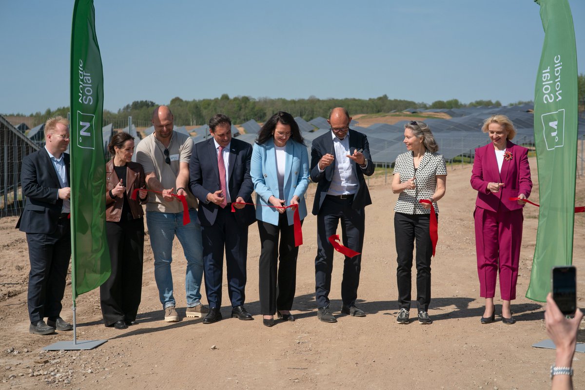 The country's largest solar park has officially commenced electricity production. 🌞 Covering 150 hectares in Molėtai, this 100 MW solar park features 150,000 solar power modules and an electricity substation. #RenewableEnergy #SolarPower