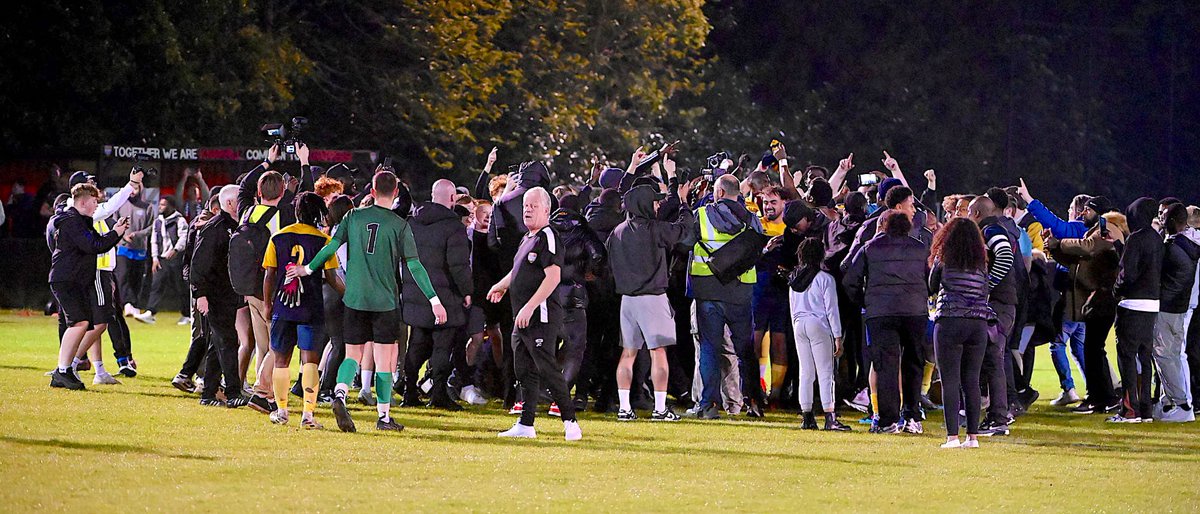 Congratulations to @AFCCroydonAth on winning last night’s @ComCoFL play-off final at #ReddingWay. Wishing you all the best at Step 4. 👏