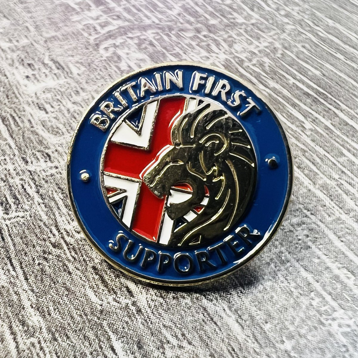 Our new 'Supporter' badge is a great way to display your patriotism and dedication to our cause. Place your order today: 👉 britainfirst.org/party-badge/
